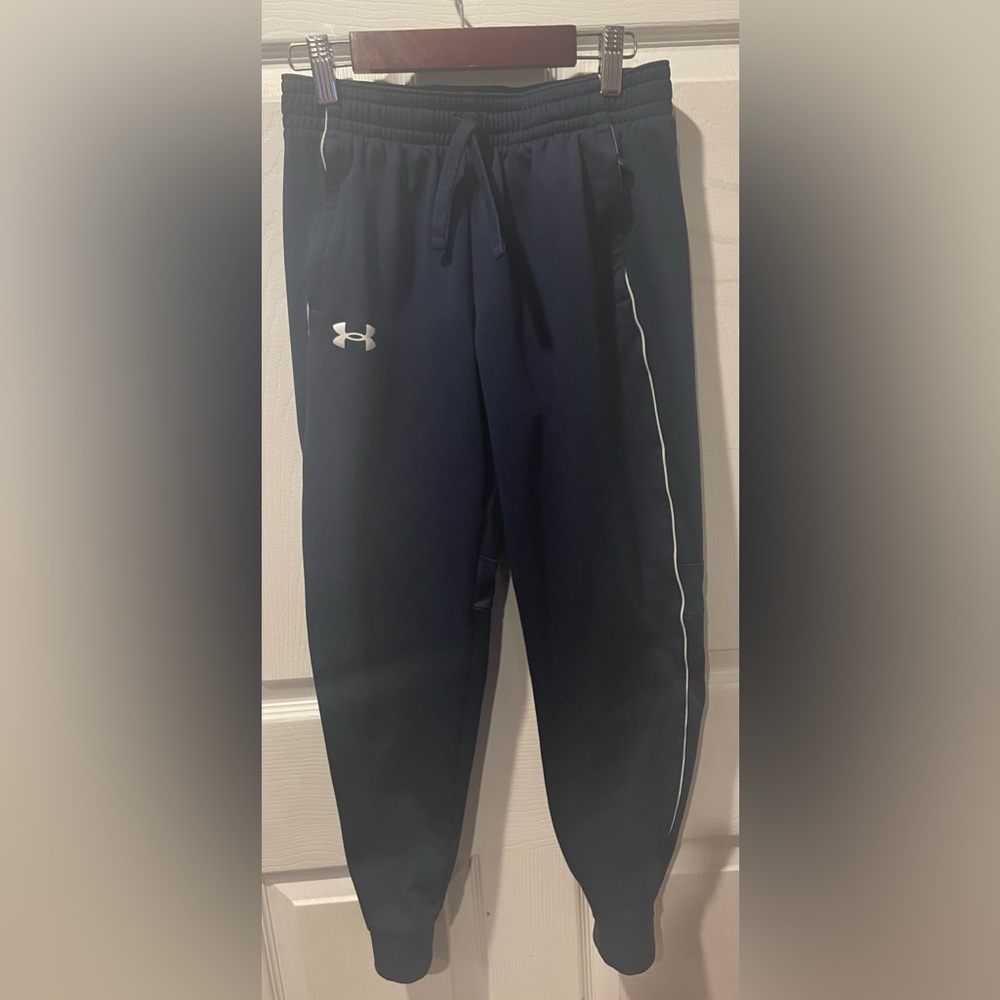 Under Armour youth M navy sweatpants with zipper pockets
